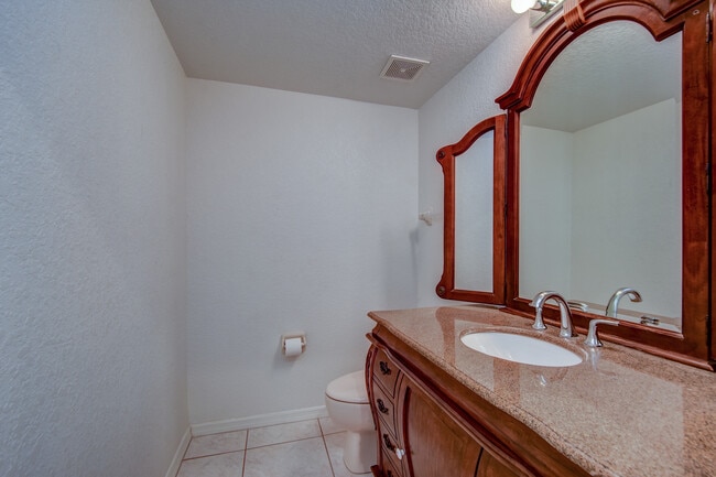 Photo - 1812 Bayshore Way