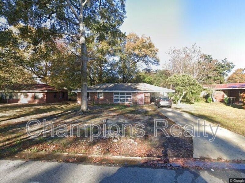 Photo - 2051 Somerset Ave