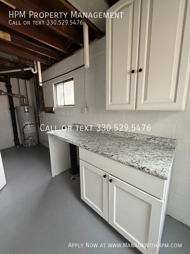 Photo - 15 W York St