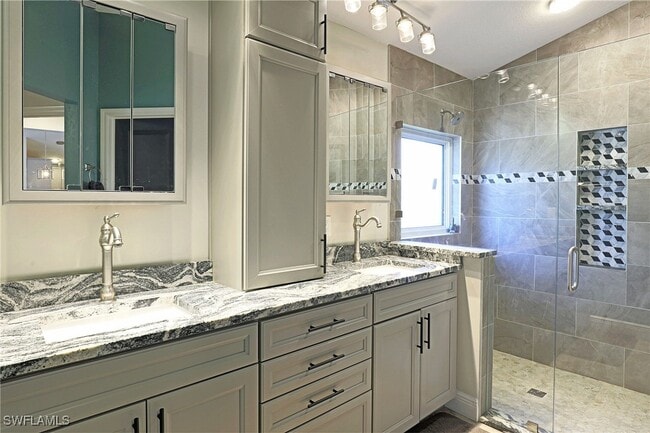 Photo - 1579 Whispering Oaks Cir