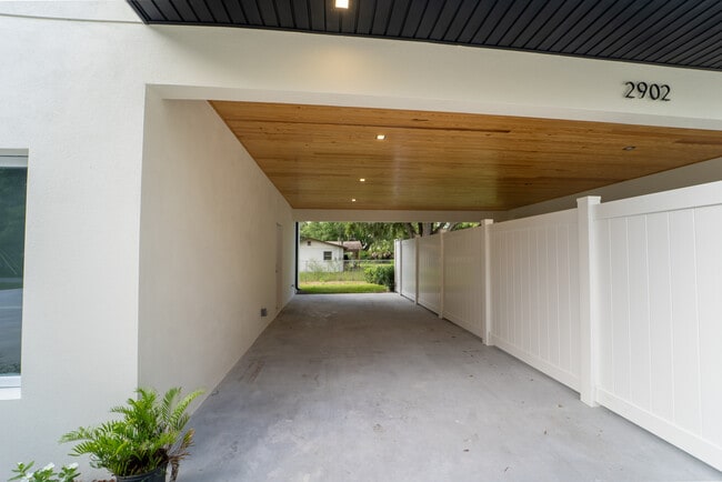 Photo - 2902 Robinson Rd