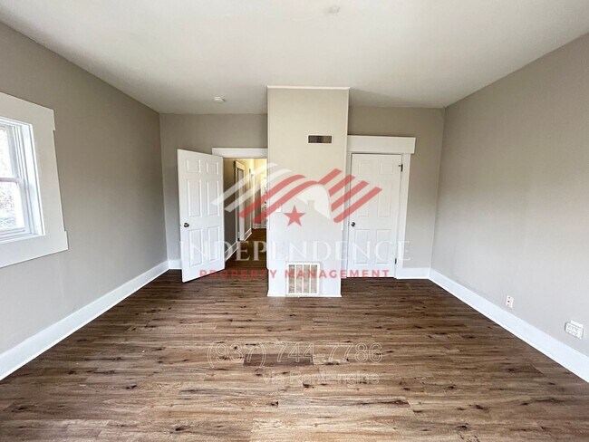 Photo - 815 S Main St