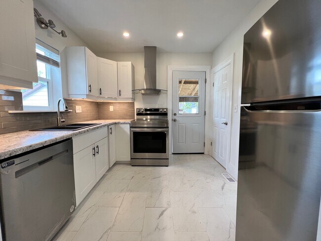 Photo - 934 Curry Ave