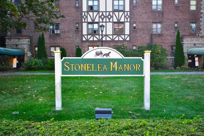 Photo - 120 Stonelea Pl Unit 3M