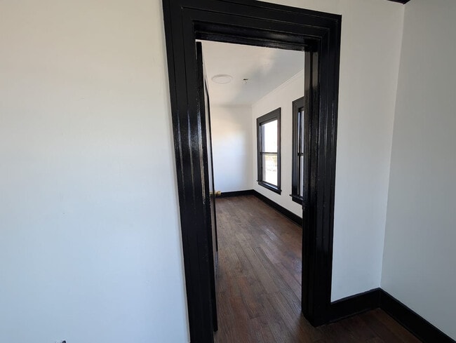 Photo - 4053 S Budlong Ave
