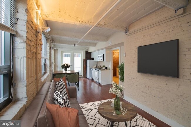 Photo - 1501 Locust St