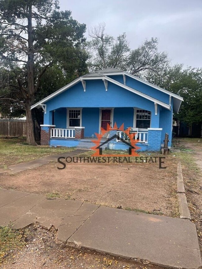 2 bedroom 1 bath home with a 1 car garage. - 2 bedroom 1 bath home with a 1 car garage.