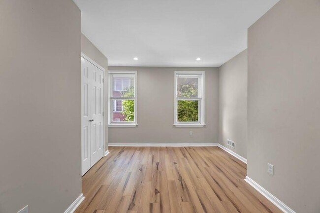 Photo - 2042 E Fayette St