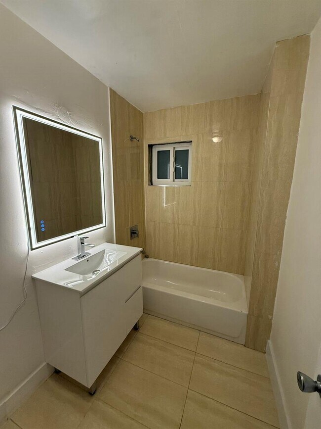 Photo - 2336 NW 35th St