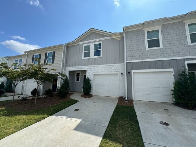 Photo - Nice 2/2.5 Townhouse in Cartersville- $1,495