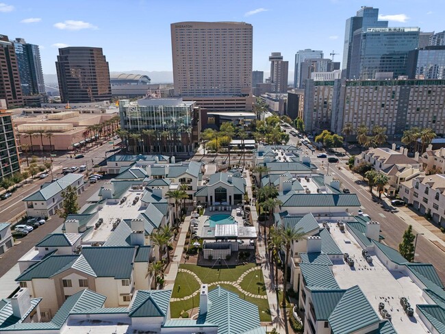 Building Photo - The Met at 3rd and Fillmore