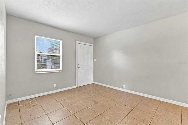 1771 Russell St S Unit 1