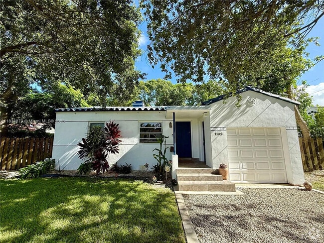 Building Photo - 1102 NE 116th St Rental