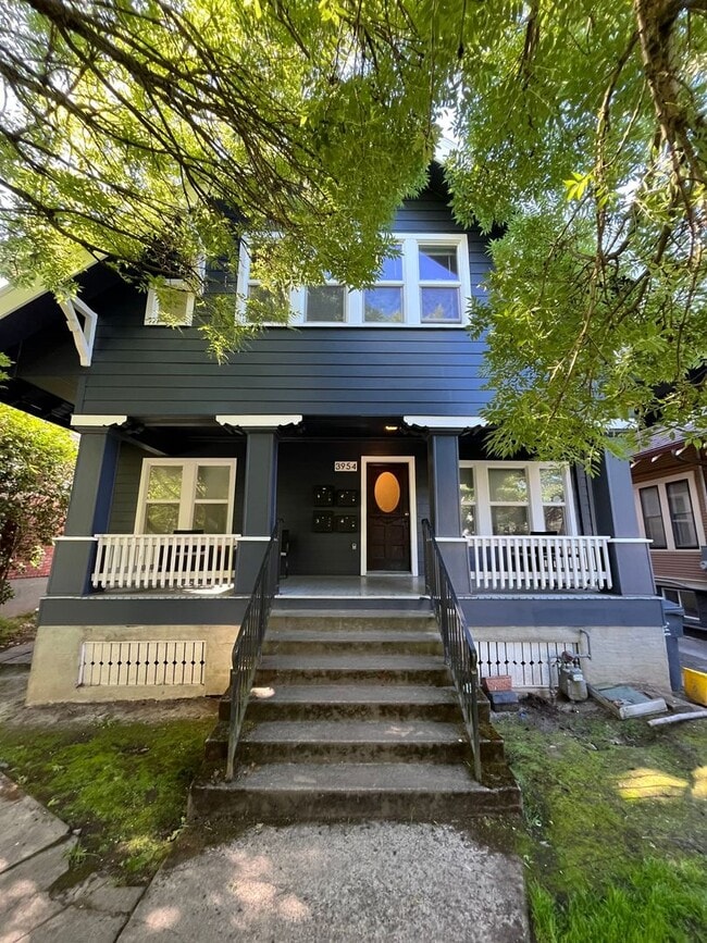 Building Photo - 3954 SE Grant St Unit 3 Rental