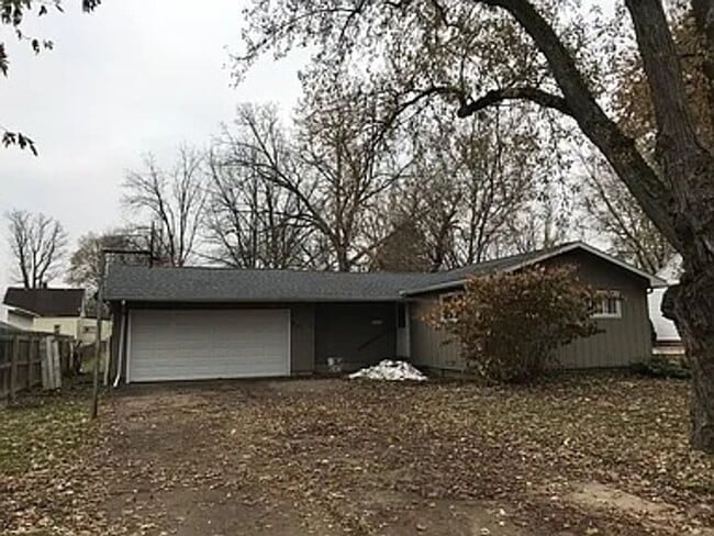 Building Photo - Section 8 Approved | Charming 3 Bed / 1 Bath Home in Lansing