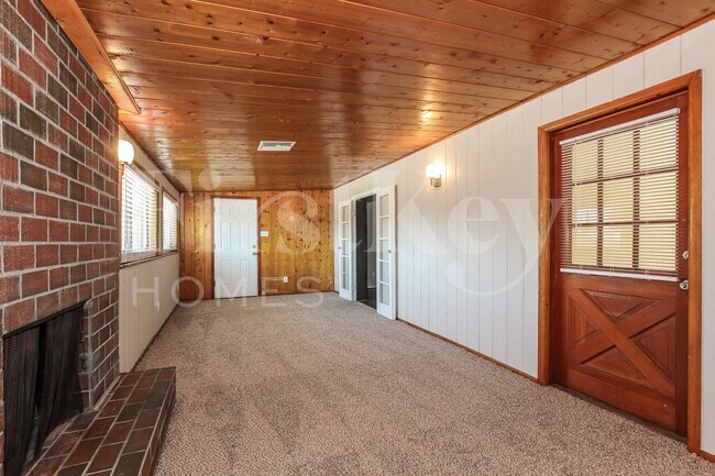 Photo - 2311 W Maryland Ave