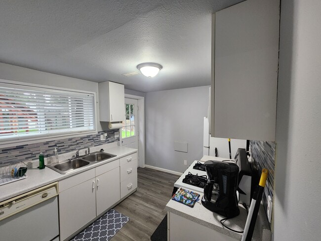 Building Photo - 6109 NE 204th St Rental