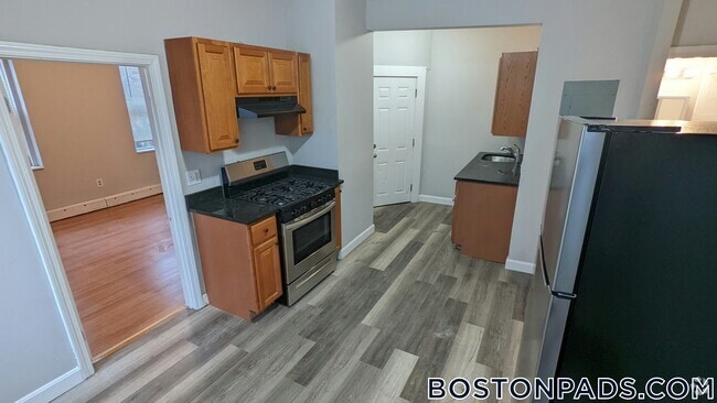 Building Photo - 98 Woodledge St Rental
