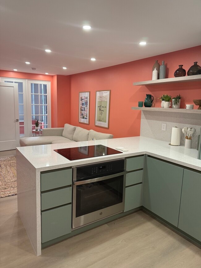 Photo - 2899 Collins Ave Unidad 416 Rental