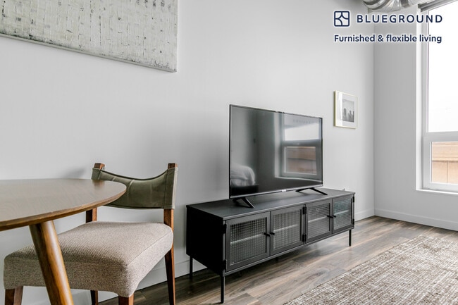 Photo - 61 W Erie St Unit SI FL3-ID1402