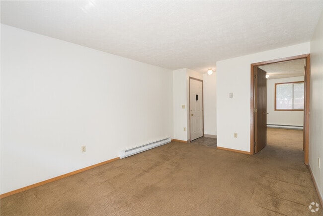 1BR, 1BA - 578SF - Living Room