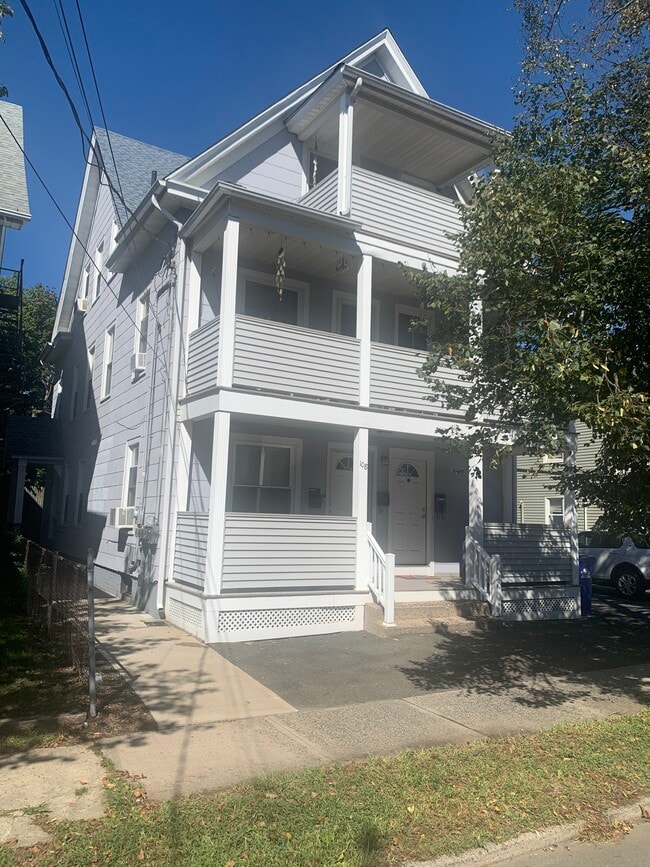 Building Photo - 108 Washington St Rental