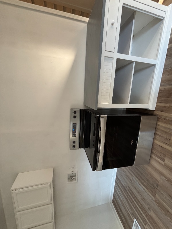 Photo - 231 Richmond Dr NW