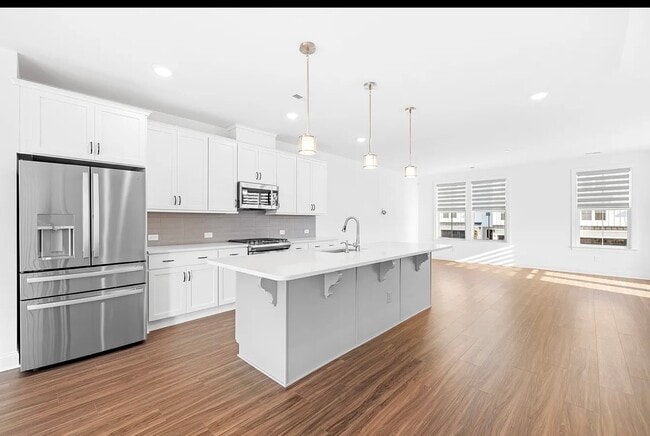 Photo - 2092 Barrowcliffe Dr NW