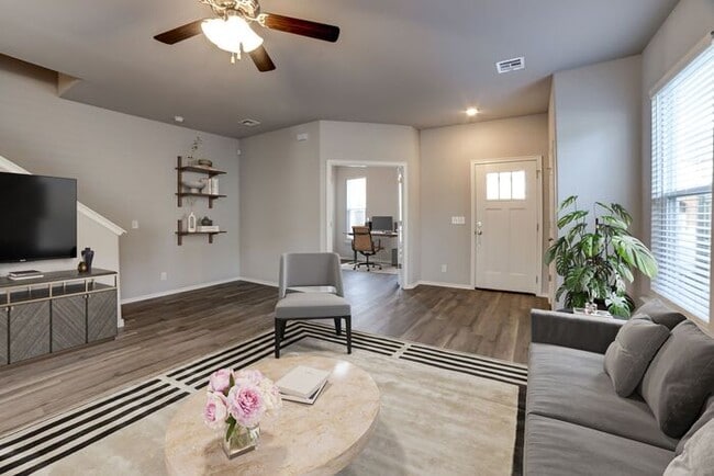 Building Photo - Price Drop & MOVE IN SPECIAL | Spacious 4 ... Rental
