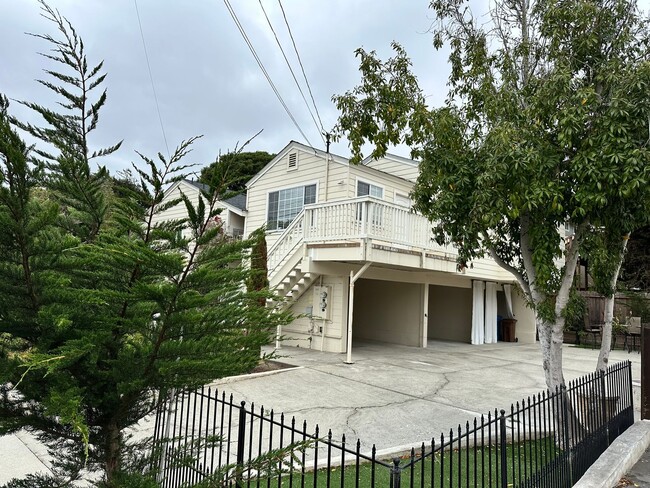 Photo - irv500 Apartment Unit 500-B