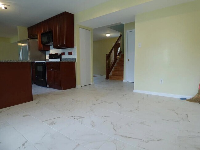 Photo - 7809 Suthard Dr