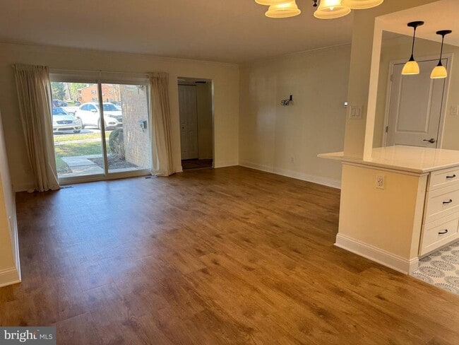 Photo - 200 Old Forge Crossing Unidad 200