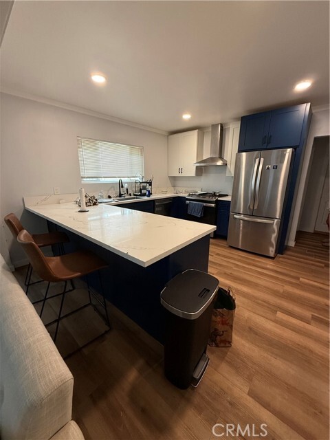 Photo - 851 W 40th Pl
