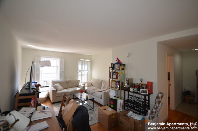 Building Photo - 517 Beacon St Unit 2 Rental