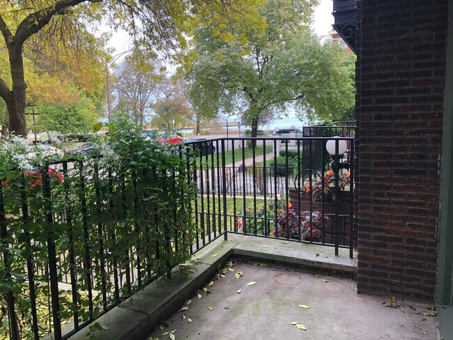 Photo - 1101 W Pratt Blvd Unit 1W