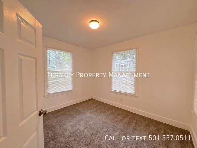 Photo - 5005 W 31st St