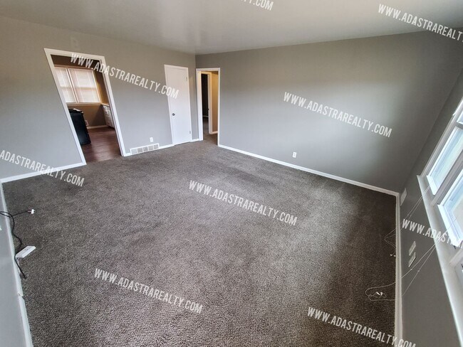 Photo - Spacious 2 Bedroom Duplex in Raytown-Avail...