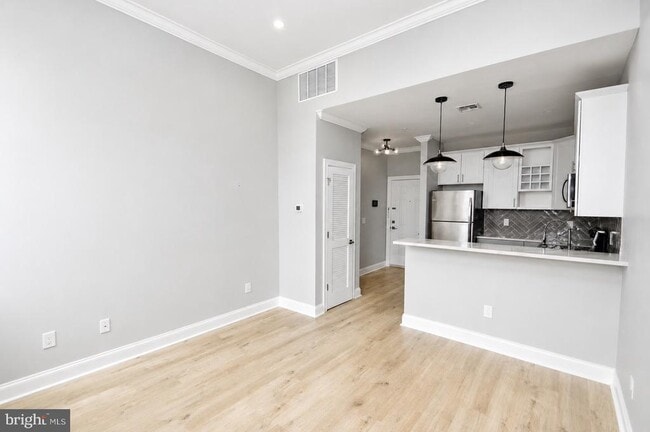 Photo - 23 E Union St