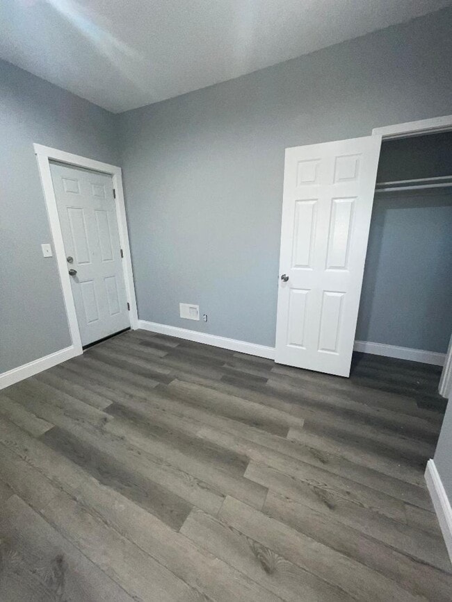 Photo - 2925 Hogarth St