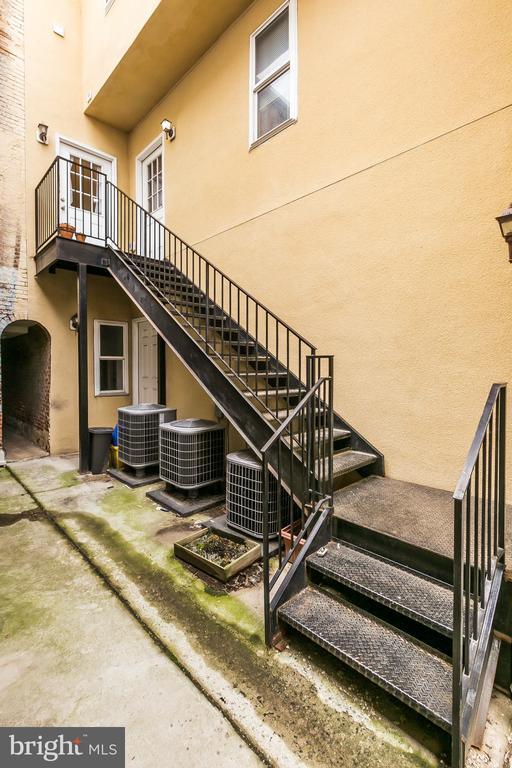 Photo - 910 S Charles St