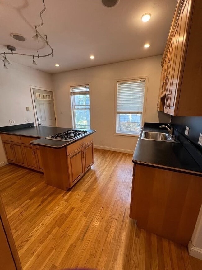 12 Howell St Unit 1