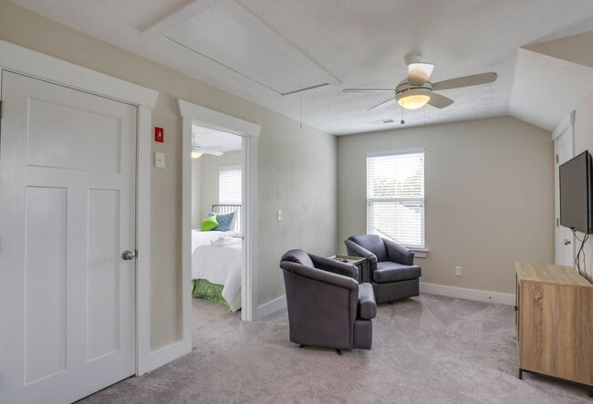 Building Photo - 505 22nd St Unit ID1248920P Rental