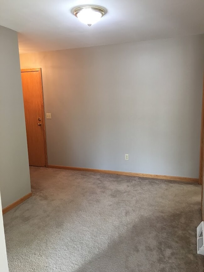 Front entrance -computer/library area - 2042 Cliff Alex Ct S Unit 3