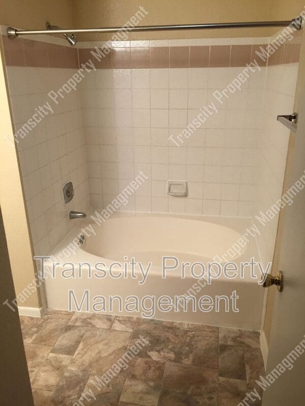 Photo - 1340 N Recker Rd