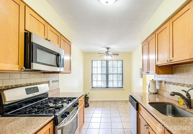 Photo - 6 Dogwood Dr