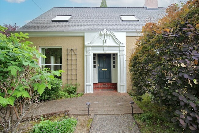 Photo - 2823 NE Tillamook St