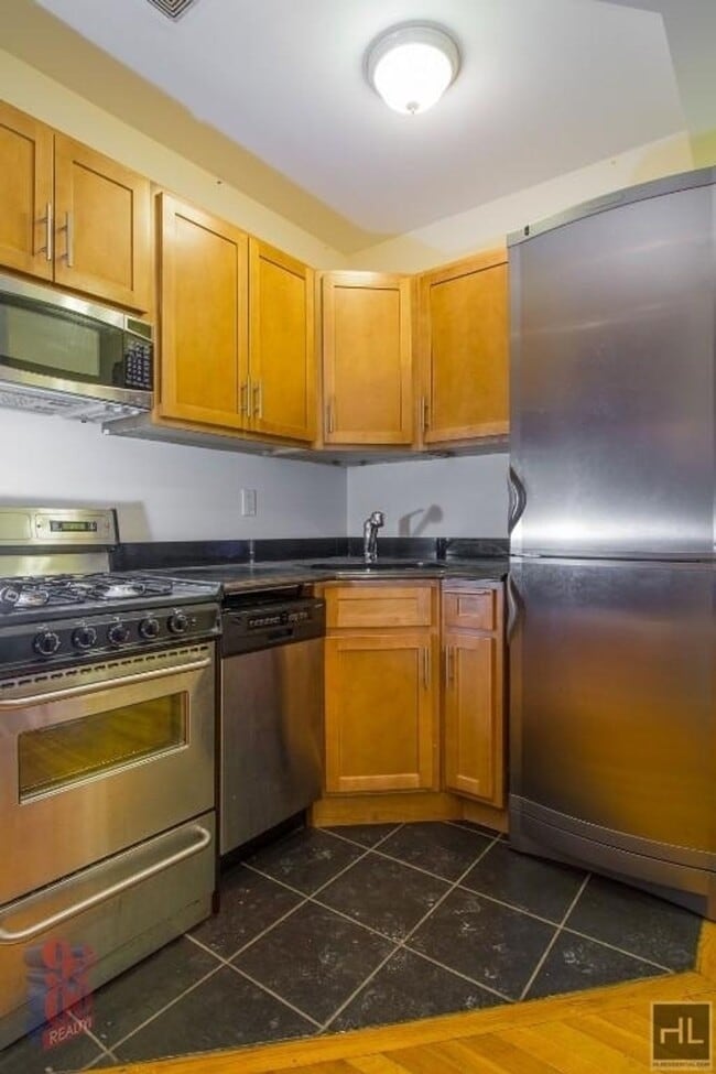 Photo - E 13TH ST. Unit 3E