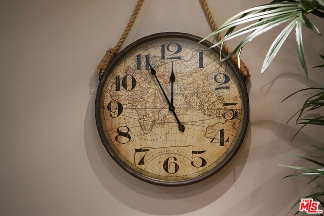 Photo - 151 E Holly St Unit 4-416