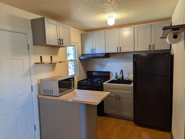 Photo - 101 E Lockheed Dr