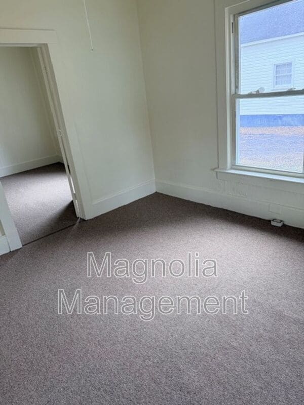 Photo - 419 S College St